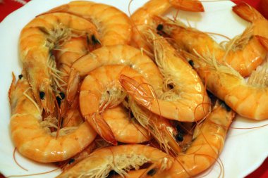 Karidesler pişmeye hazır.