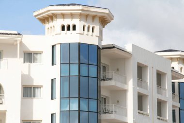 Tunus kıyısındaki turistik otel