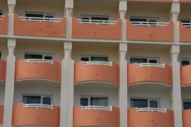 Tunus kıyısındaki turistik otel