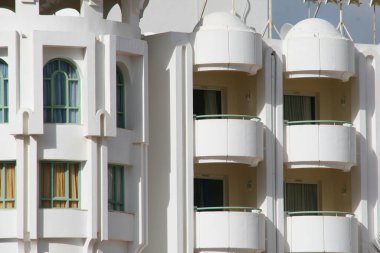 Tunus kıyısındaki turistik otel