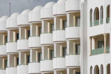 Tunus kıyısındaki turistik otel