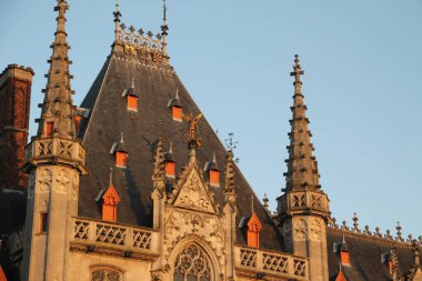 Brugge 'deki eski kasabanın manzarası