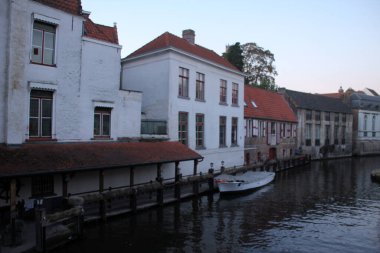 Brugge 'deki eski kasabanın manzarası