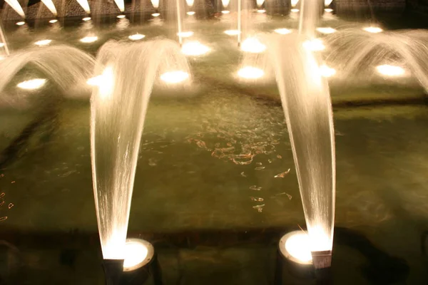 Fontaine Dans Parc Urbain — Photo