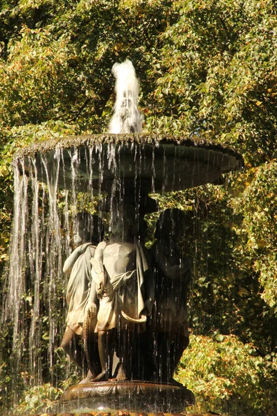 Brunnen Stadtpark — Stockfoto