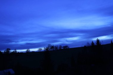 Geceleri Almanya 'nın iç kesimlerinde manzara