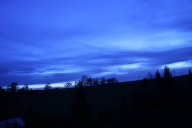 Geceleri Almanya 'nın iç kesimlerinde manzara