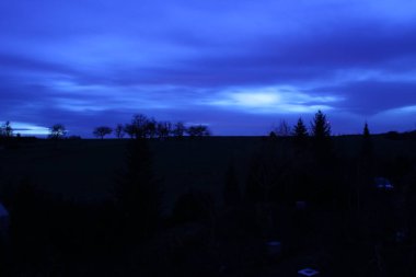 Geceleri Almanya 'nın iç kesimlerinde manzara