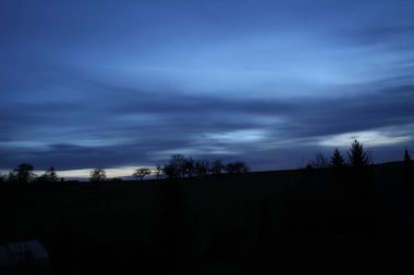 Geceleri Almanya 'nın iç kesimlerinde manzara