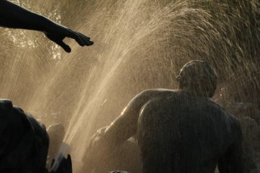 Bordeaux şehir merkezindeki anıt.