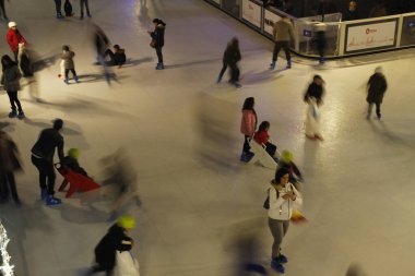 Bilbao caddesinde buz pateni