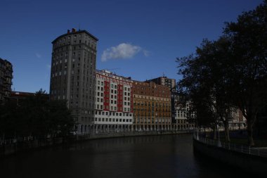 Bilbao şehrinde bina