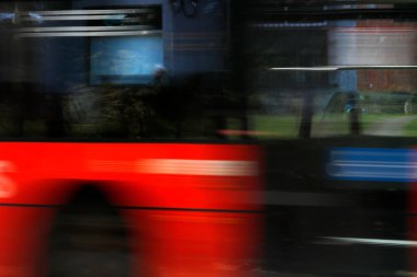 Şehir yolunda trafik vardı.