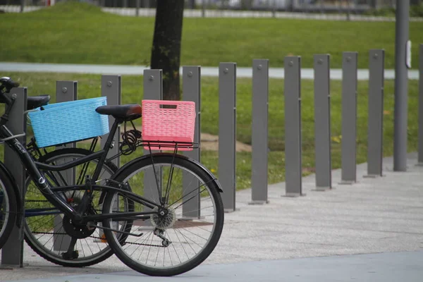 Jazda Rowerze Środowisku Miejskim — Zdjęcie stockowe