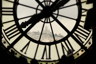 Paris, Orsay Müzesi 'nin içindeki saat.