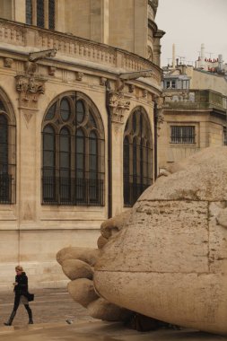 Paris 'teki bir kilisenin detayları.
