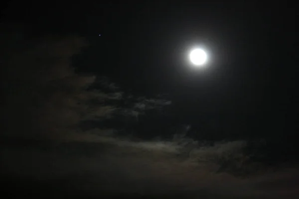 Blick Auf Den Mond Bei Nacht — Stockfoto