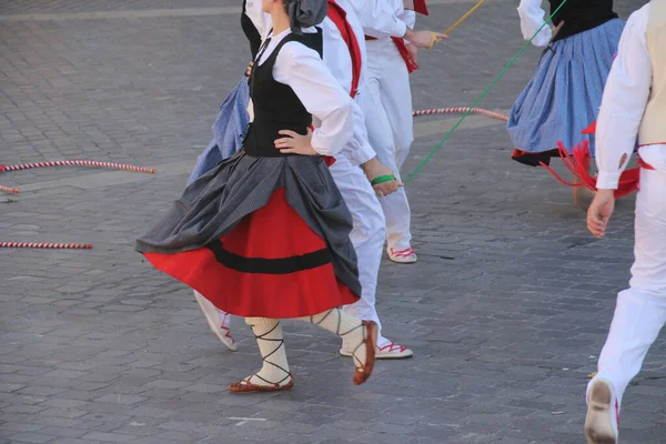 Tradycyjny Taniec Baskijski Festiwalu Ulicznym — Zdjęcie stockowe