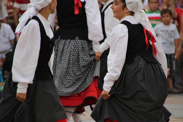 Baskisk Folkdansutställning Gatufestival — Stockfoto