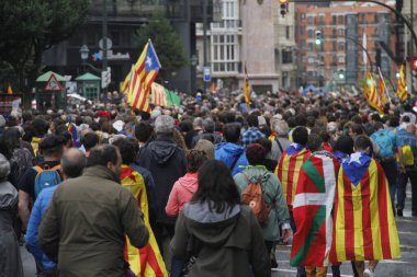 Bask Ülkesi ve Katalonya 'nın bağımsızlığını isteyen gösteri