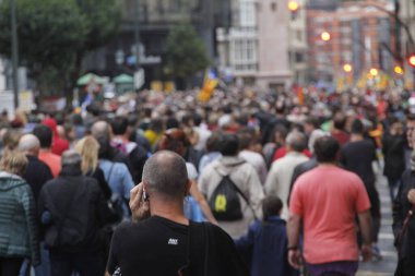 Bask Ülkesi ve Katalonya 'nın bağımsızlığını isteyen gösteri