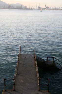 Akşamları Bilbao Estuary