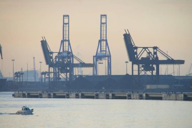 Akşamları Bilbao Estuary