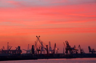 Akşamları Bilbao Estuary