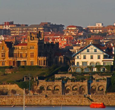 Akşamları Bilbao Estuary