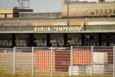 Berlin 'deki Tempelhof Havaalanı manzarası