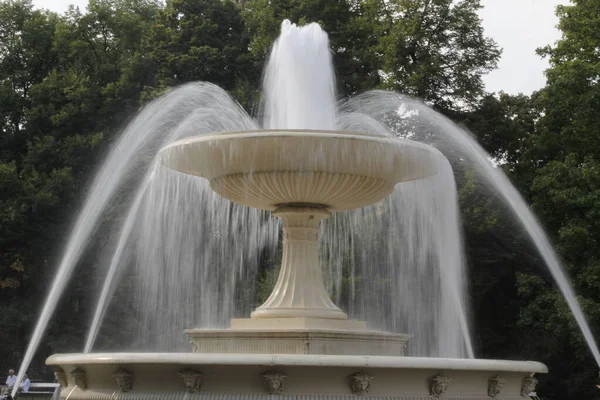 Fontaine Sur Une Place Varsovie — Photo