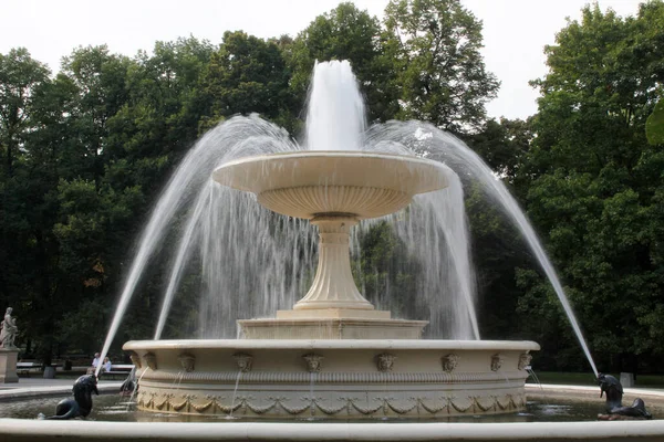 Fontana Una Piazza Varsavia — Foto Stock