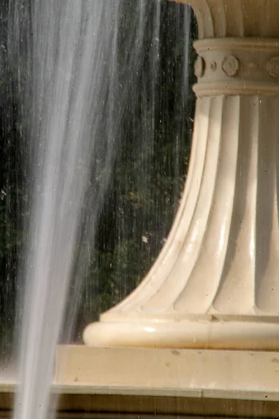 Fontaine Sur Une Place Varsovie — Photo