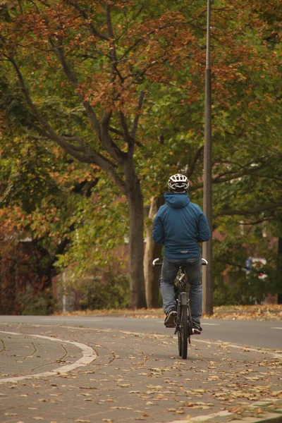 Radfahren Einer Städtischen Umgebung — Stockfoto