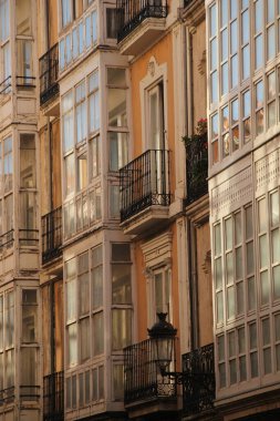 Burgos 'ta bir binanın cephesi