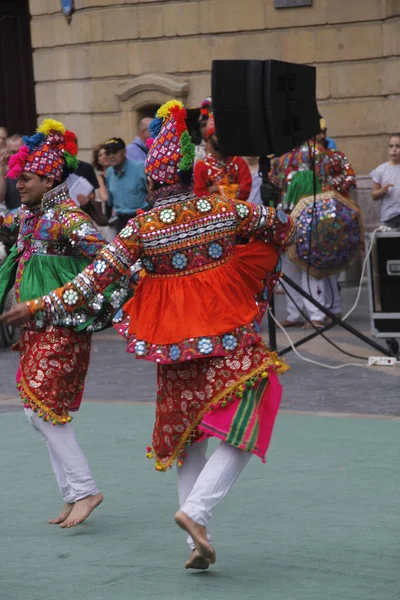 Indischer Volkstanz Auf Einem Straßenfest — Stockfoto