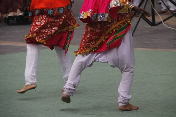 Hint Halk Dansları Bir Sokak Festivalinde — Stok fotoğraf
