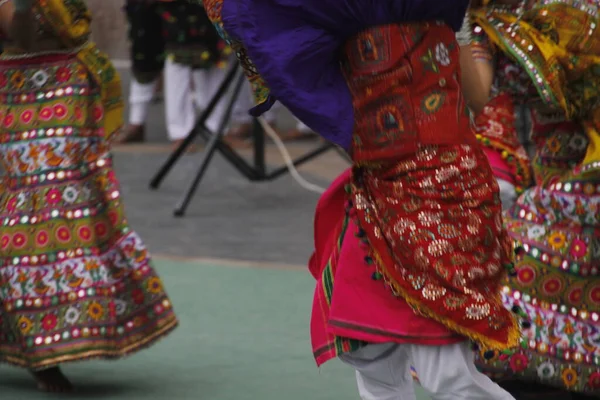 印度的民间舞蹈 在街头表演 — 图库照片