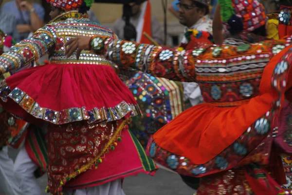 Indiai Néptánc Egy Utcai Fesztiválon — Stock Fotó