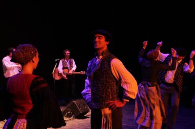 Festivalde geleneksel Bask dansı