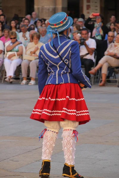 Dança Basca Tradicional Festival Folclórico — Fotografia de Stock