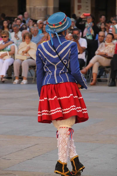 Traditioneller Baskischer Tanz Auf Einem Volksfest — Stockfoto