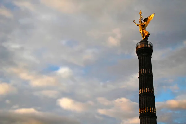 Колонна Победы Берлине Сумерках — стоковое фото