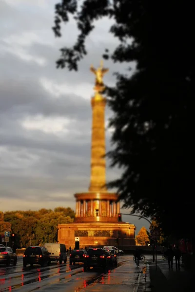 Gün Batımında Berlin Zafer Sütunu — Stok fotoğraf