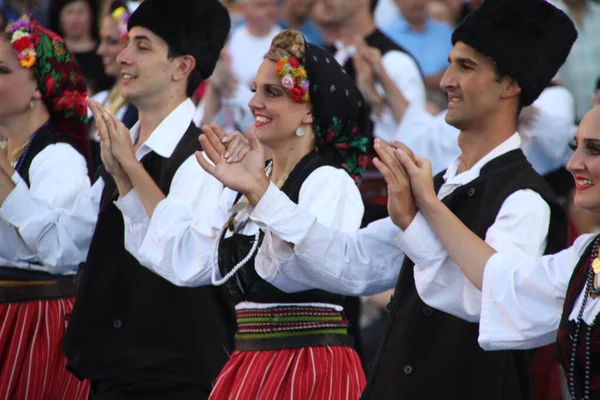 Сербський Народний Танець Вуличному Фестивалі — стокове фото