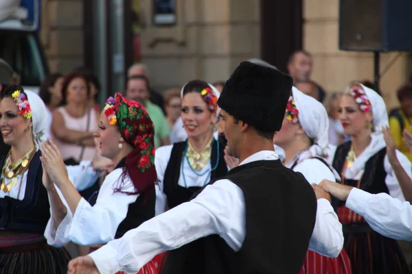 Serbischer Volkstanz Auf Einem Straßenfest — Stockfoto
