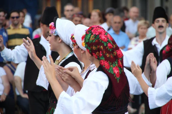 Сербський Народний Танець Вуличному Фестивалі — стокове фото