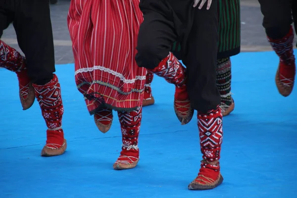 Serbischer Volkstanz Auf Einem Straßenfest — Stockfoto