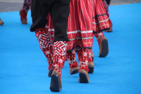 Serbischer Volkstanz Auf Einem Straßenfest — Stockfoto