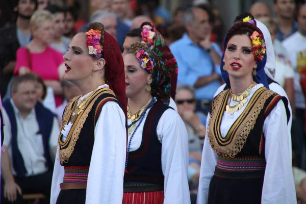 Serbischer Volkstanz Auf Einem Straßenfest — Stockfoto